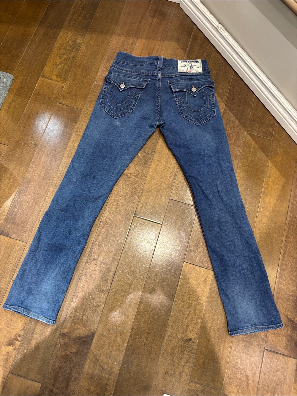 True Religion Men’s Blue Skinny Jeans with Signature Back Pockets